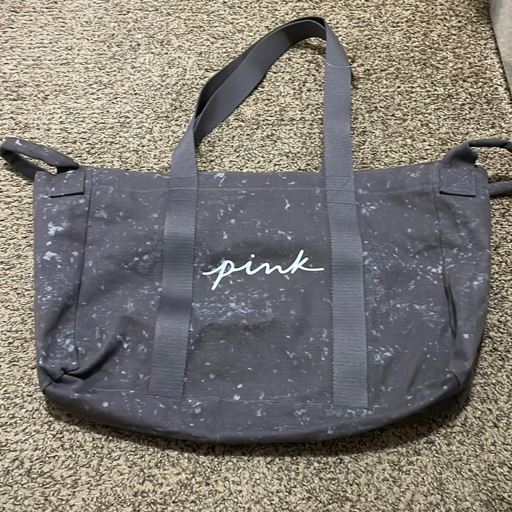 Victoria’s Secret Pink duffle bag